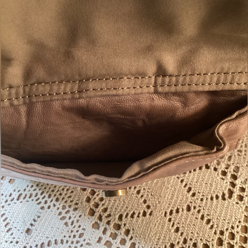 Stone Mountain Women's Tan Crossbody Bag - Picture 5 of 14
